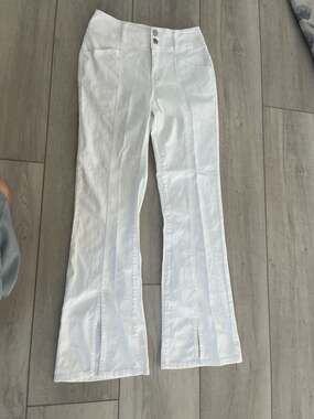 Tinseltown Flare Jeans Size 5 White Double Button Split Hem